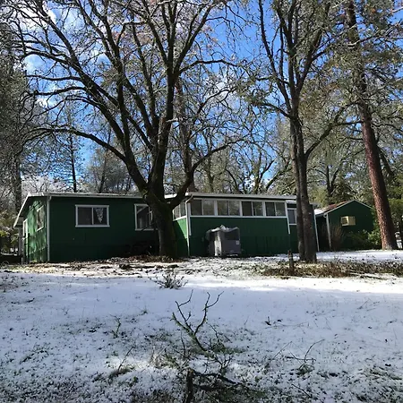 Green Cabin In Midpines
